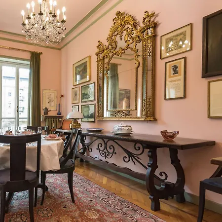 Elegante E Raffinato In Zona Crocetta Lägenhet