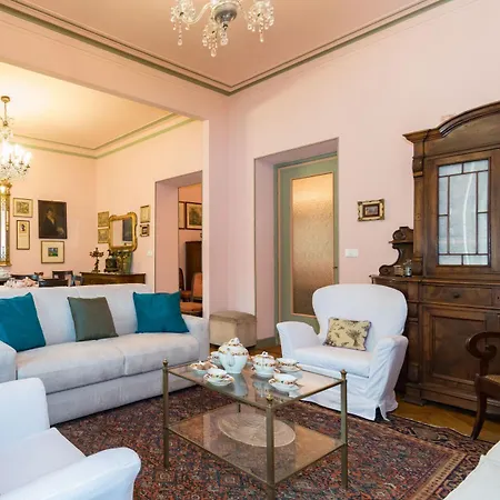 Elegante E Raffinato In Zona Crocetta Lägenhet