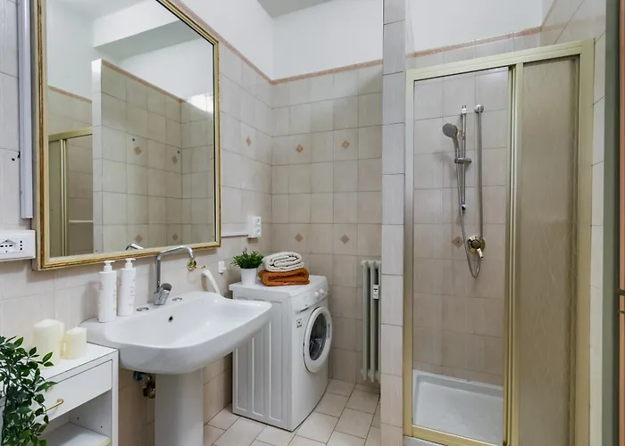 Elegante E Raffinato In Zona Crocetta By Wonderful Italy Apartment *